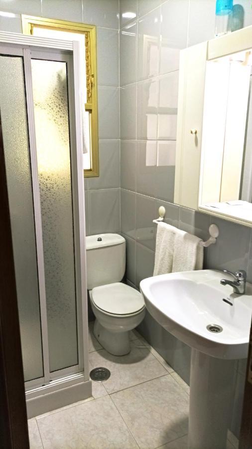Garden Lodge Hostal Evencio Ribadavia Zewnętrze zdjęcie