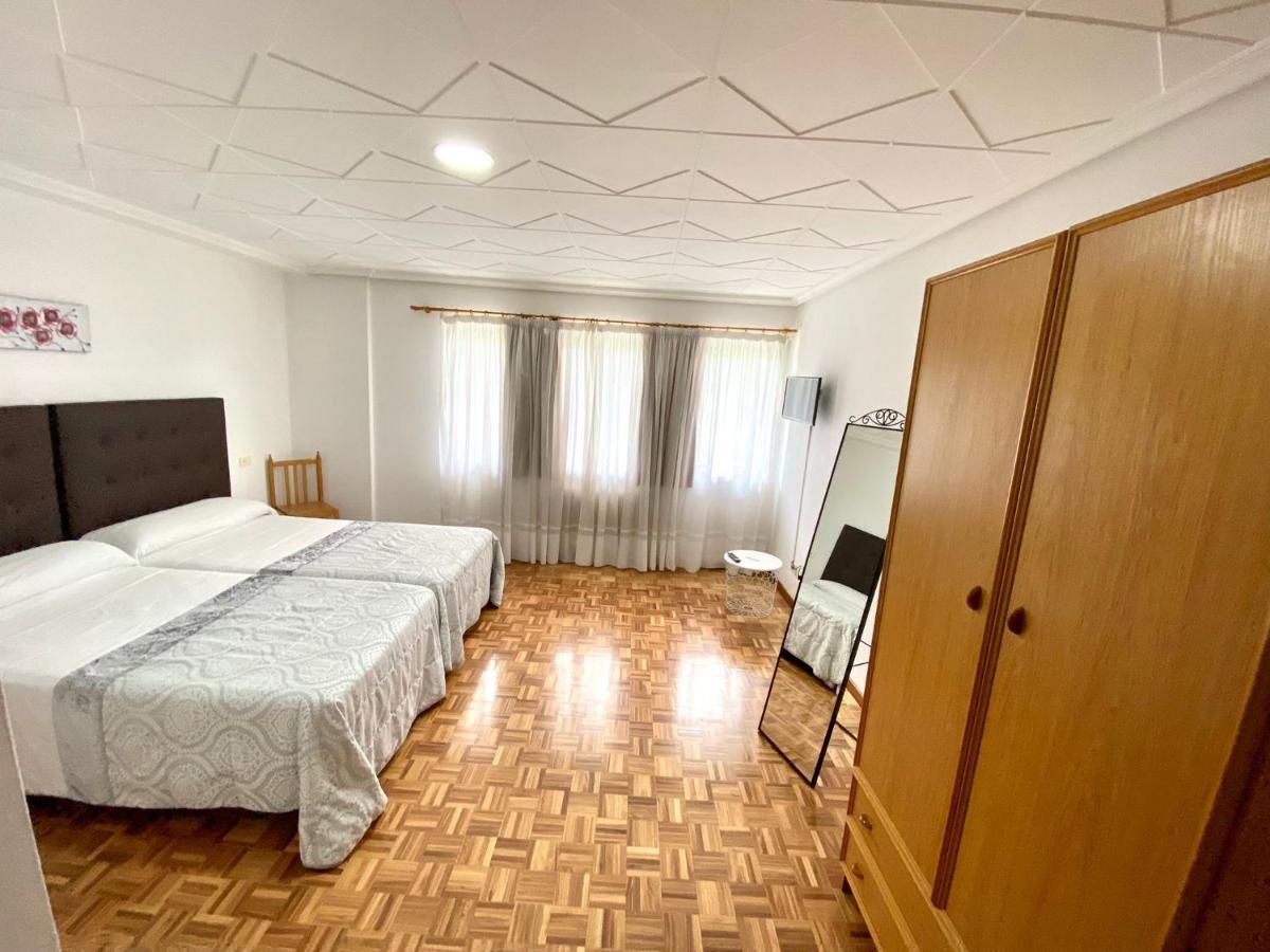 Garden Lodge Hostal Evencio Ribadavia Zewnętrze zdjęcie