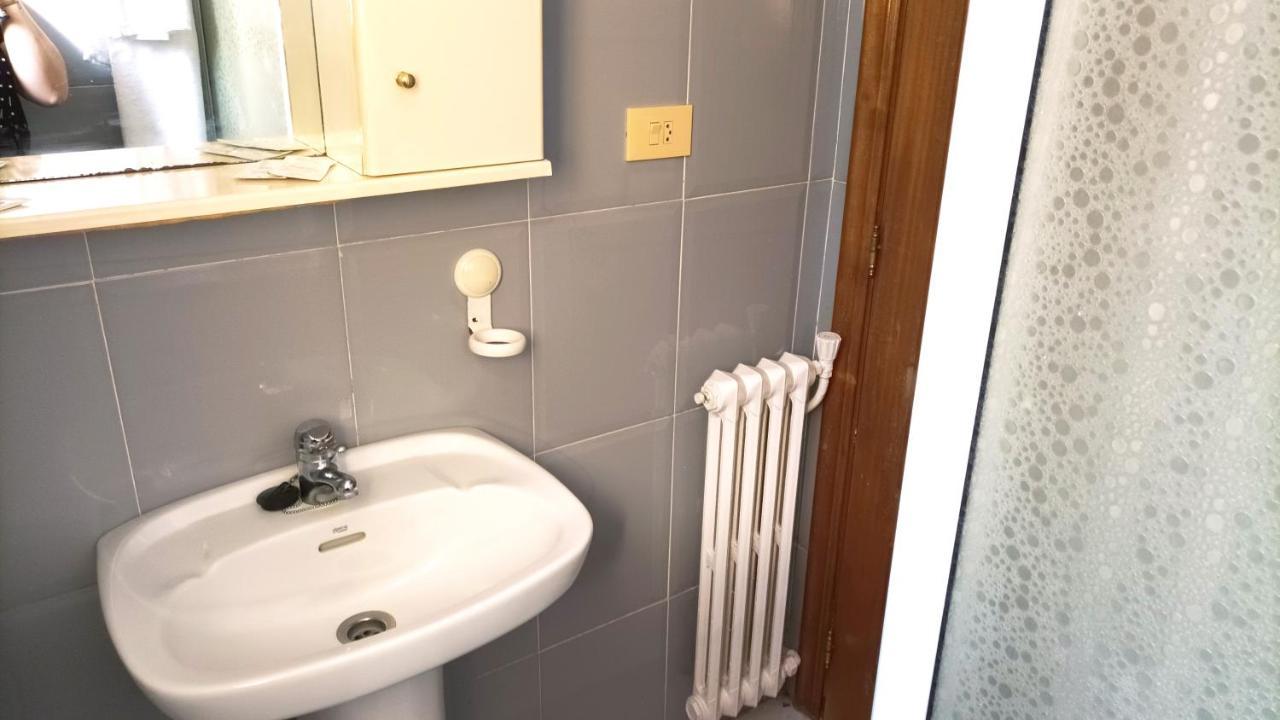 Garden Lodge Hostal Evencio Ribadavia Zewnętrze zdjęcie