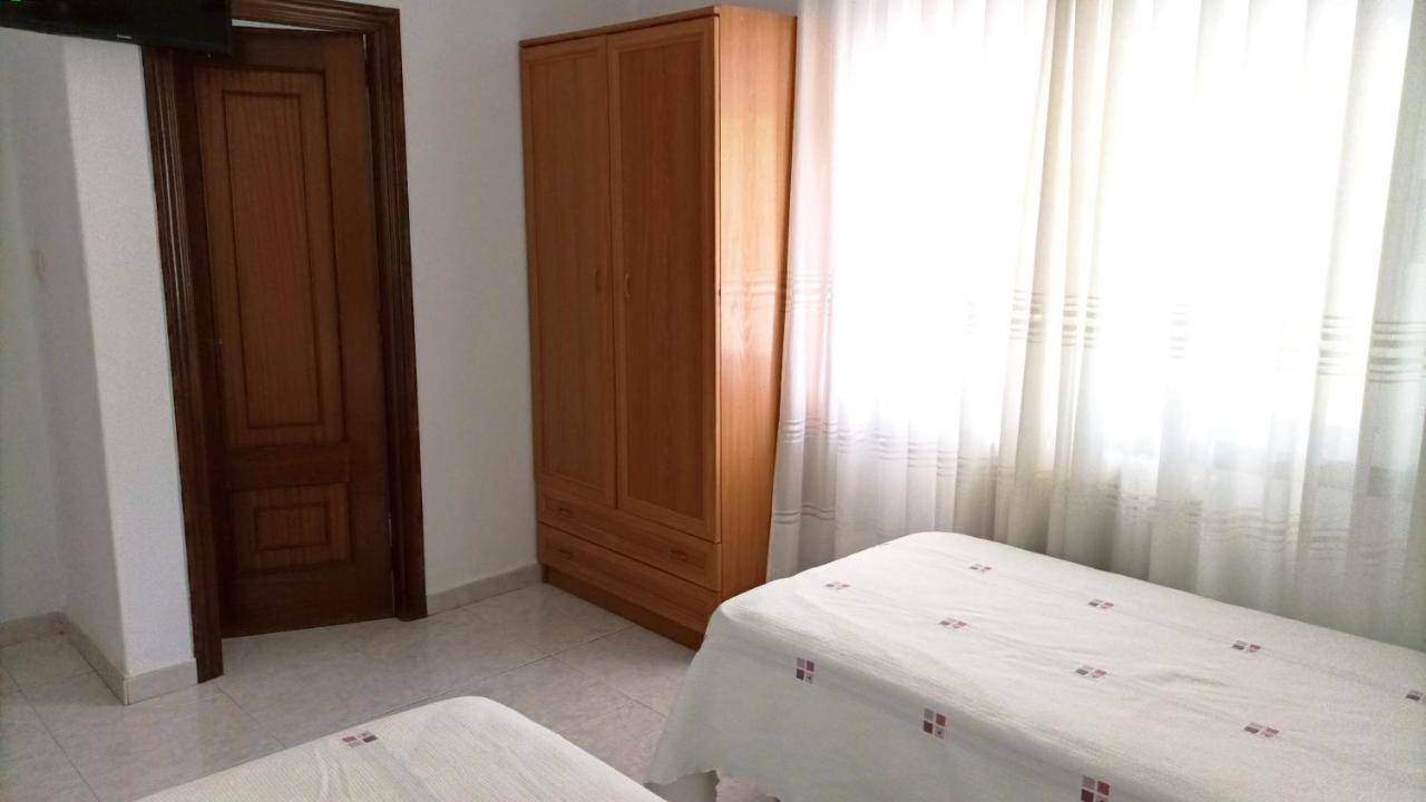 Garden Lodge Hostal Evencio Ribadavia Zewnętrze zdjęcie