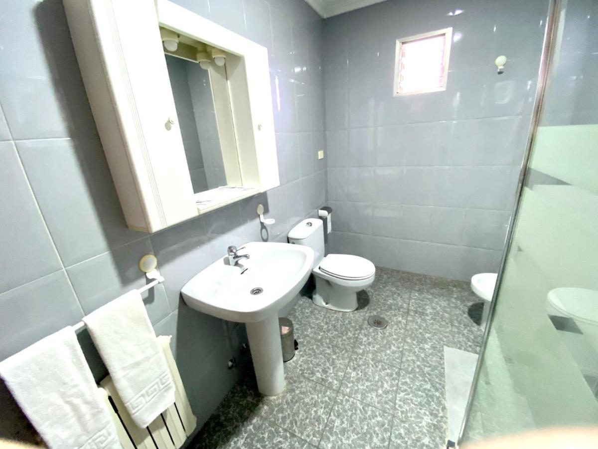Garden Lodge Hostal Evencio Ribadavia Zewnętrze zdjęcie