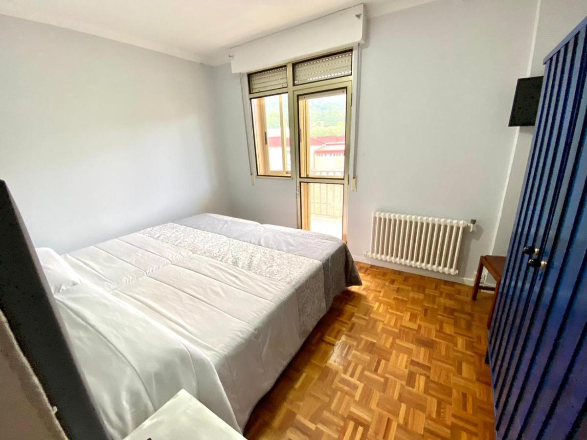 Garden Lodge Hostal Evencio Ribadavia Zewnętrze zdjęcie