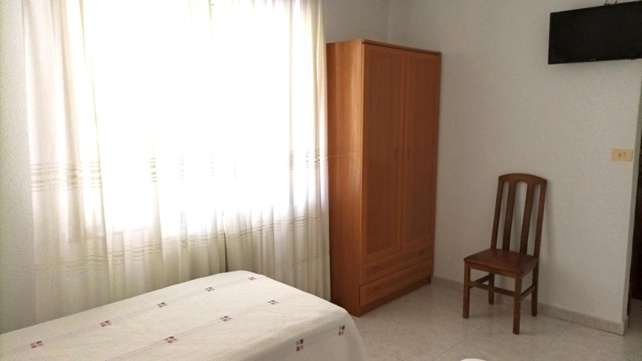 Garden Lodge Hostal Evencio Ribadavia Zewnętrze zdjęcie