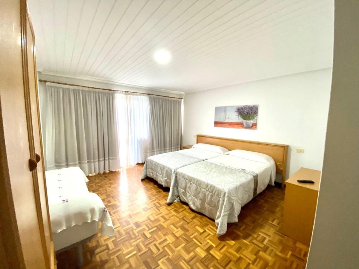 Garden Lodge Hostal Evencio Ribadavia Zewnętrze zdjęcie
