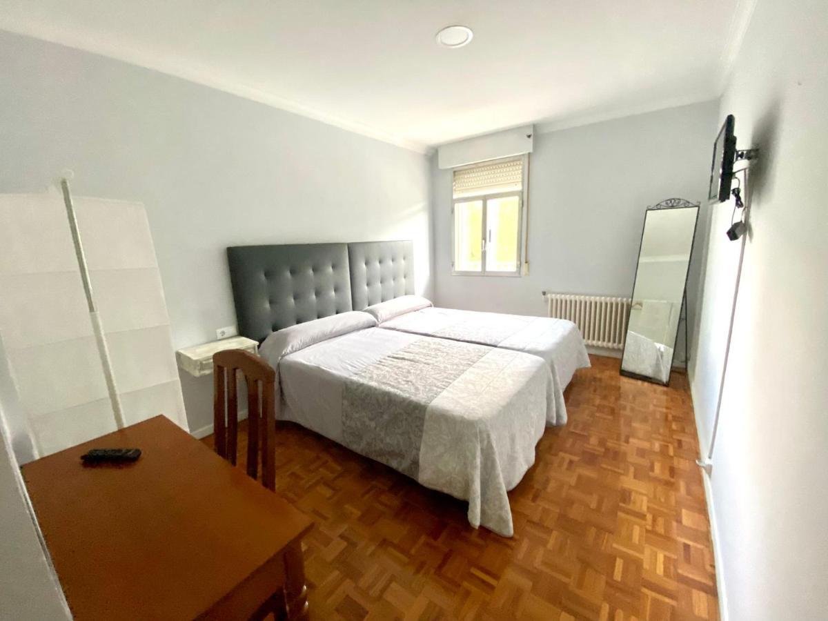 Garden Lodge Hostal Evencio Ribadavia Zewnętrze zdjęcie